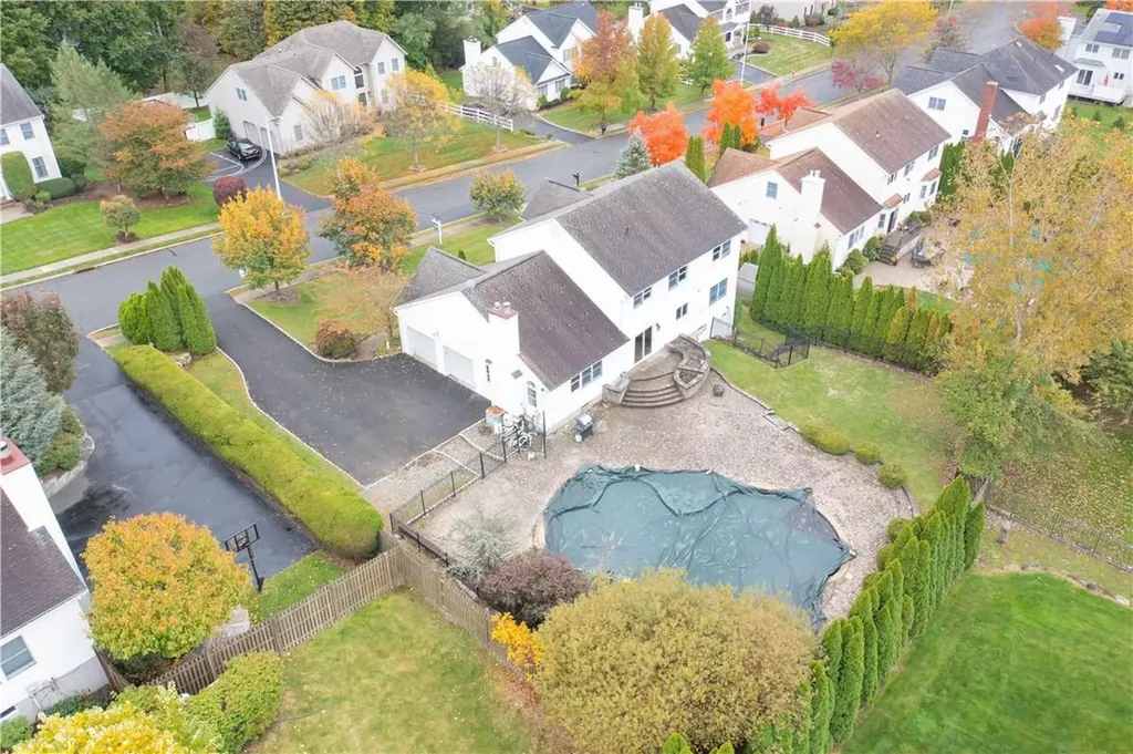 17 Blue Heron Road Nanuet NY 10954