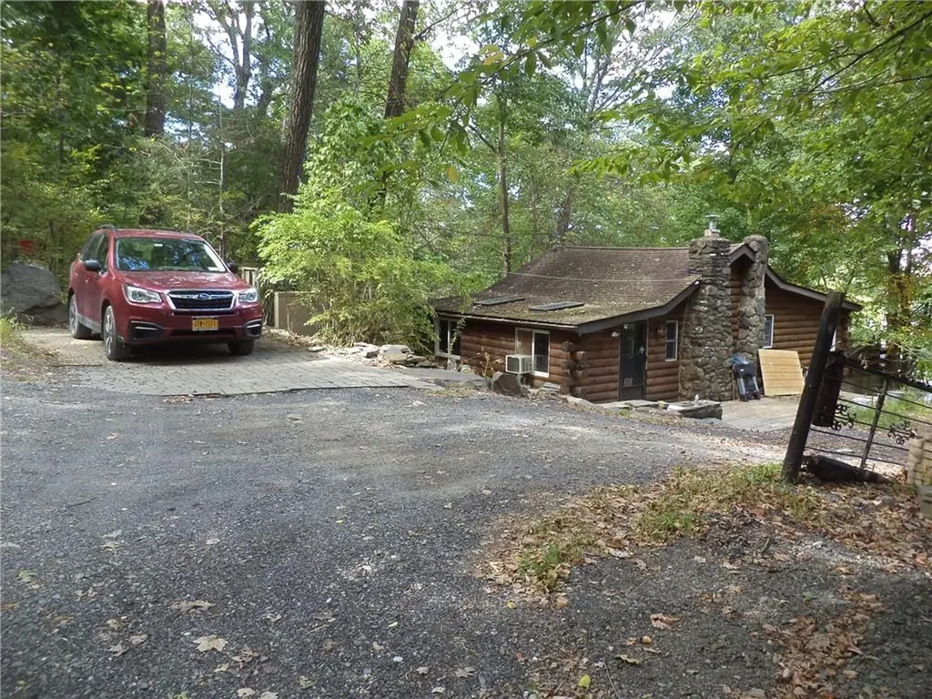 28 Oakwood Trail S Monroe NY 10950