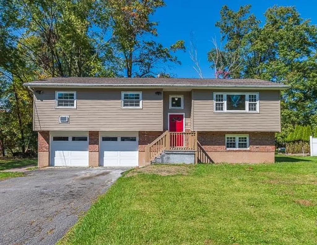 27 Elliott Place New Hampton NY 10958
