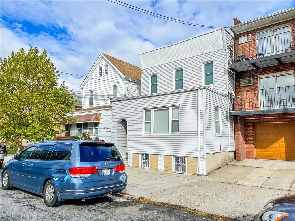 2863 Roebling Avenue Bronx NY 10461