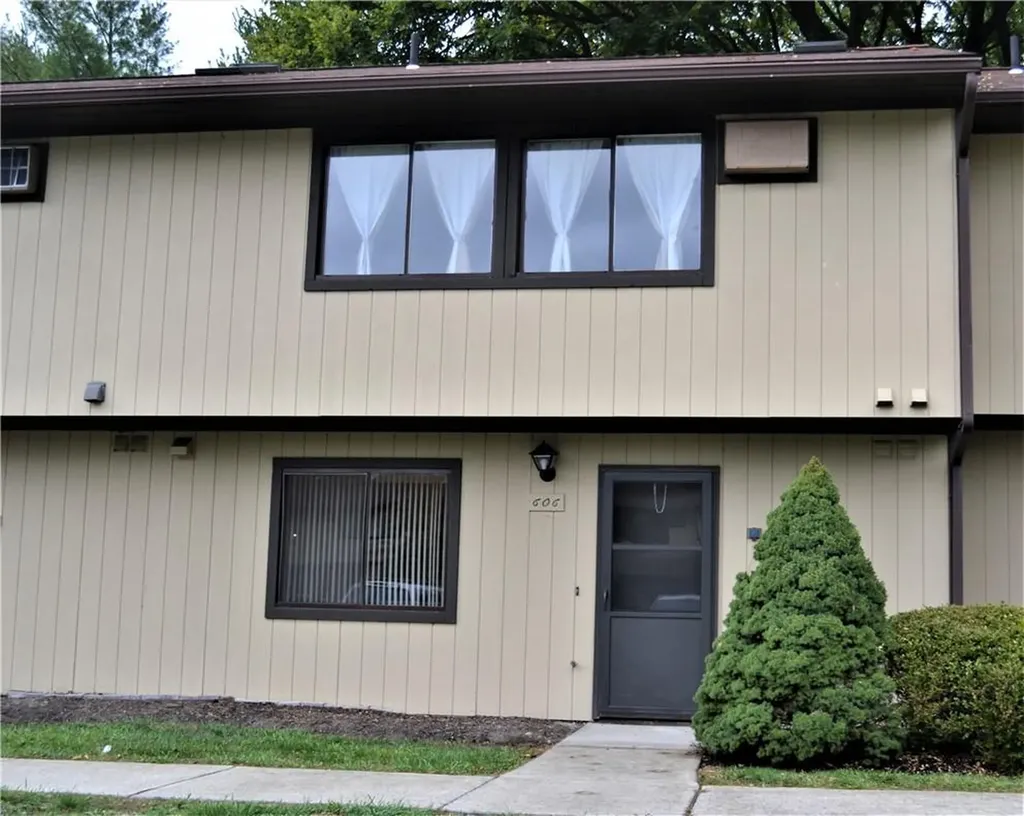606 Chelsea Cove S Hopewell Junction NY 12533