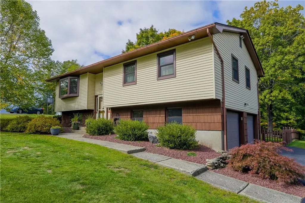 9 Sturr Lane Florida NY 10921