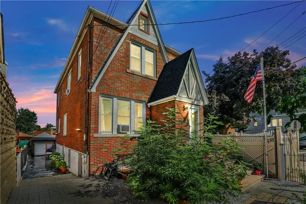 3045 Coddington Avenue Bronx NY 10461