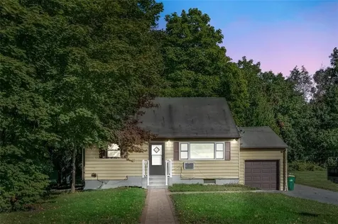 18 Pine Echo Drive Poughkeepsie NY 12601