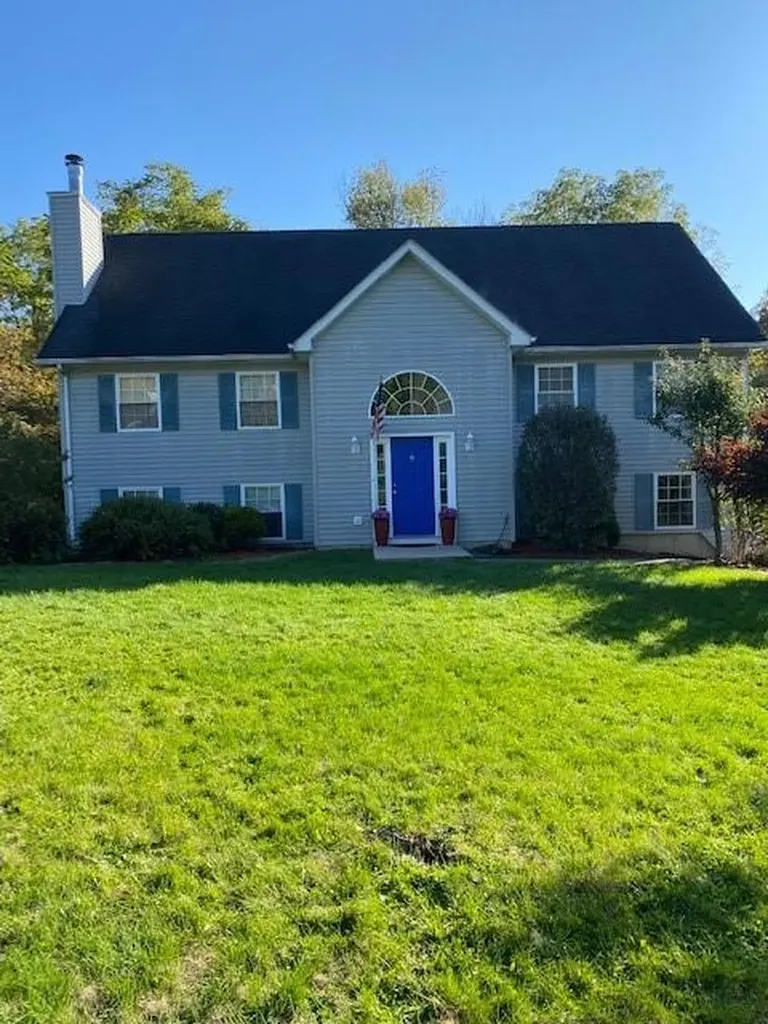 131 Village Drive Florida NY 10921