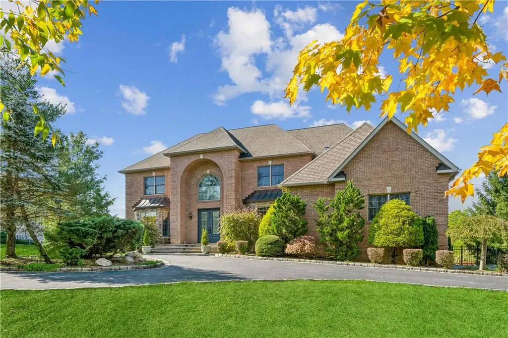 585 Eagle Valley Road Tuxedo Park NY 10987