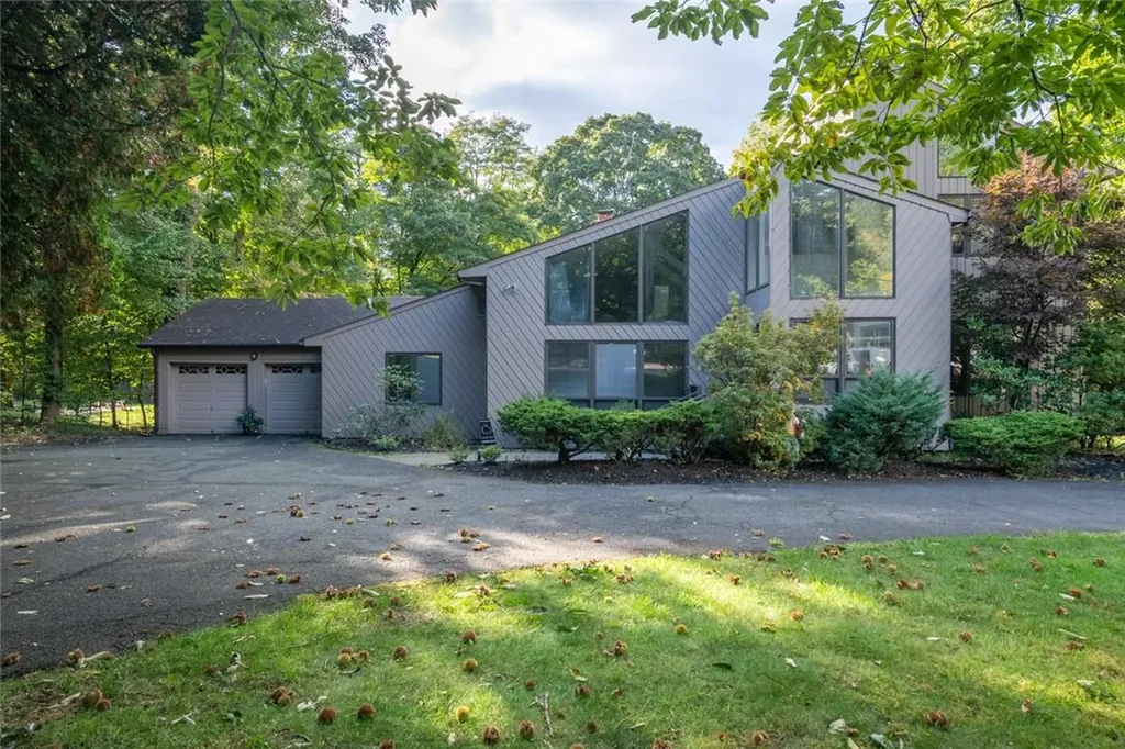 207 Spook Rock Road Suffern NY 10901