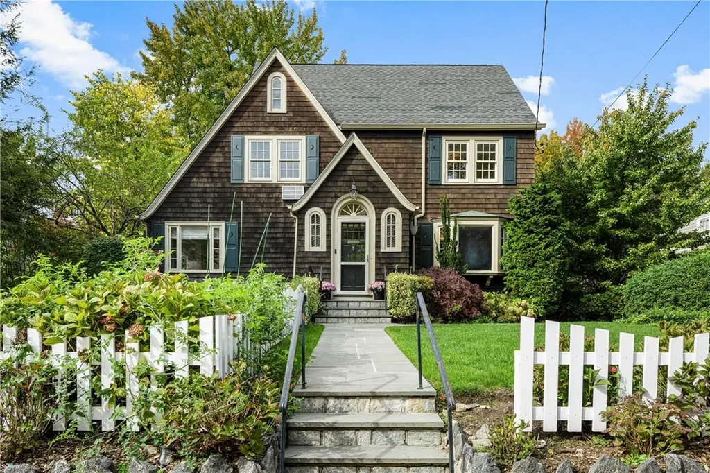 263 Murray Avenue Larchmont NY 10538