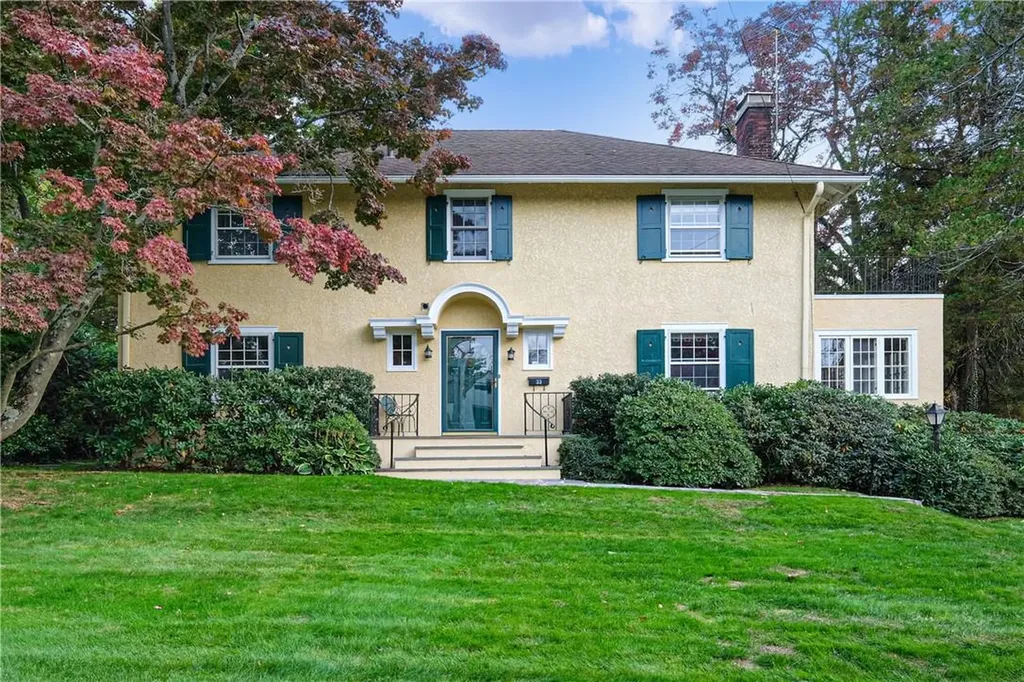 33 Earlwoode Drive White Plains NY 10606