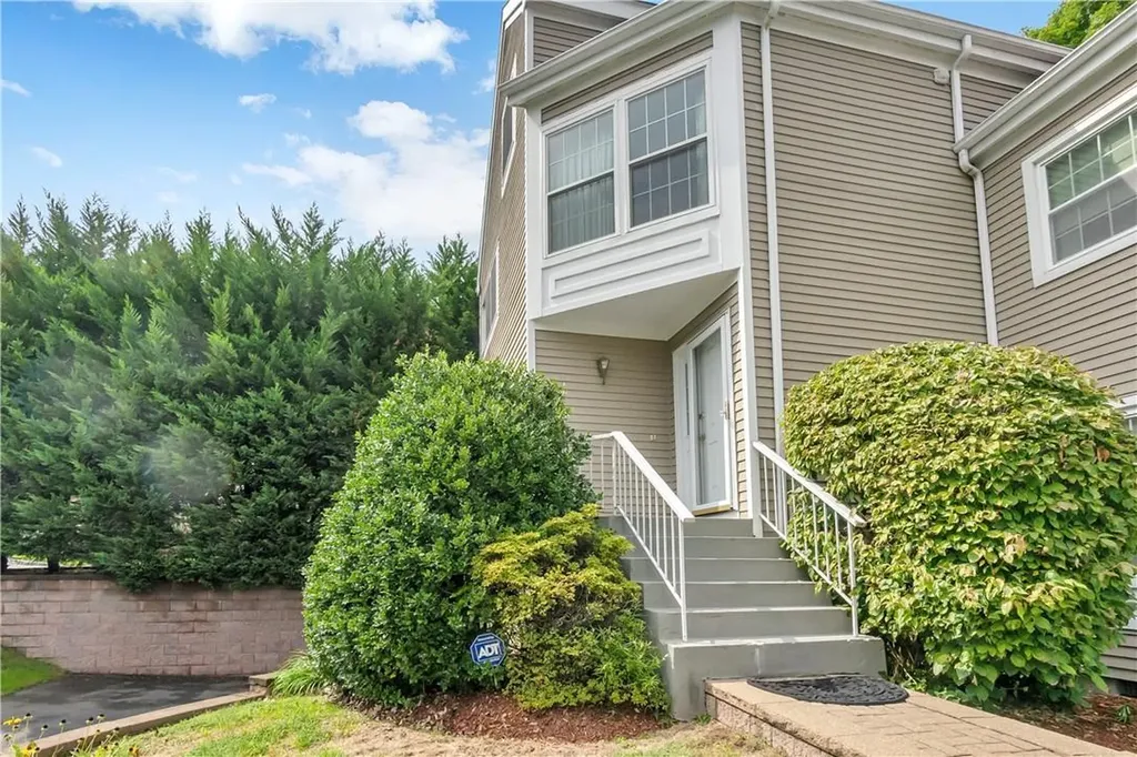 10 Arborwood Lane White Plains NY 10603