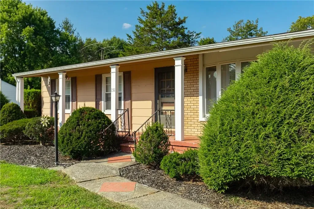 151 Rothenburgh Road Poughkeepsie NY 12603