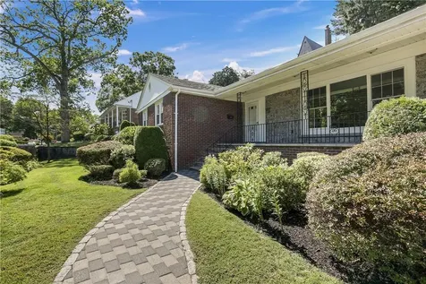 87 Devon Road Bronxville NY 10708