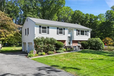 312 Osceola Road Jefferson Valley NY 10535