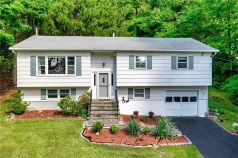 28 Woodbine Drive Mahopac NY 10541