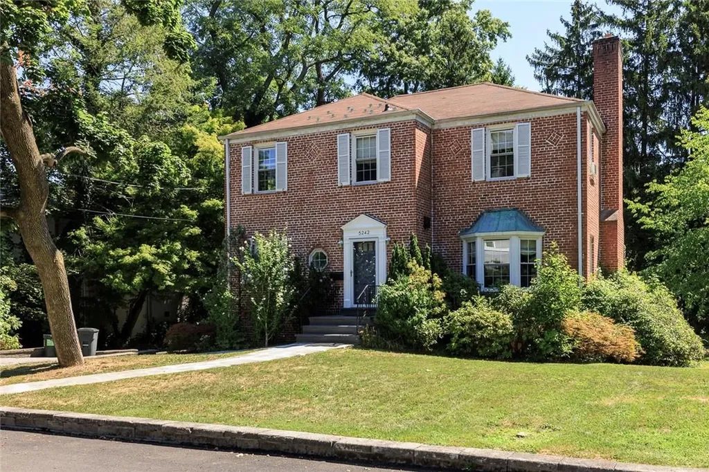 5242 Arlington Avenue Bronx NY 10471