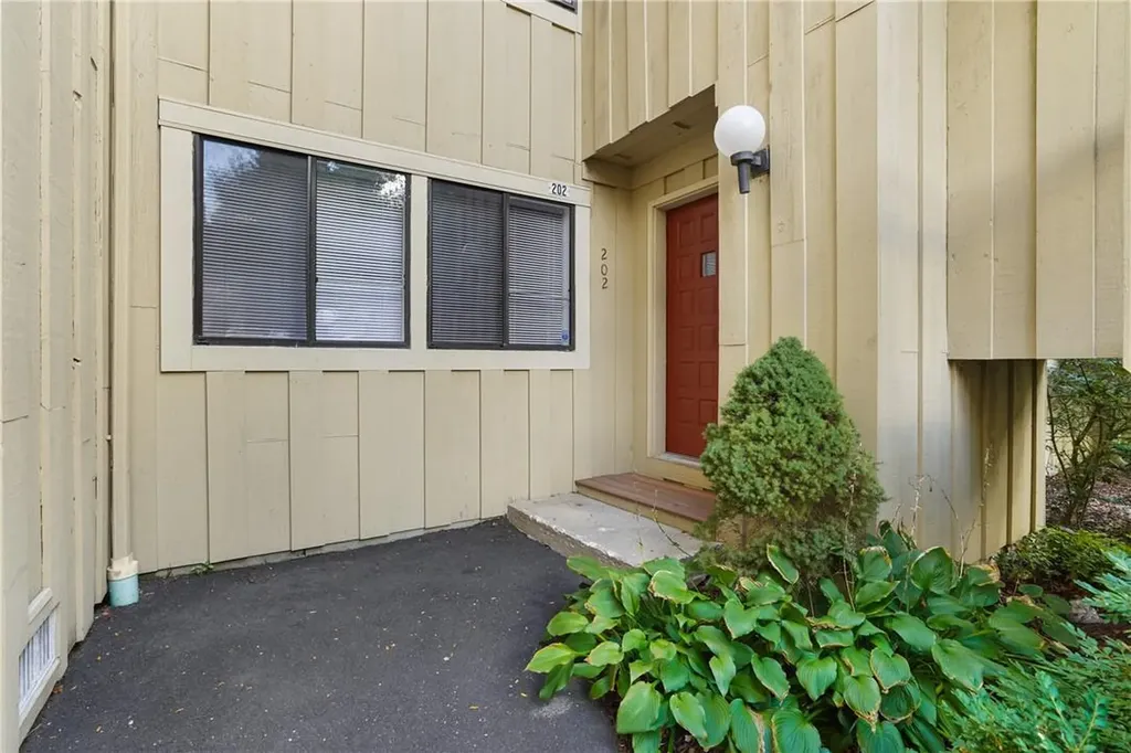 202 Lakeside Drive South Salem NY 10590