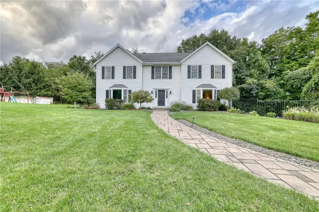 15 Alex Way Poughkeepsie NY 12603