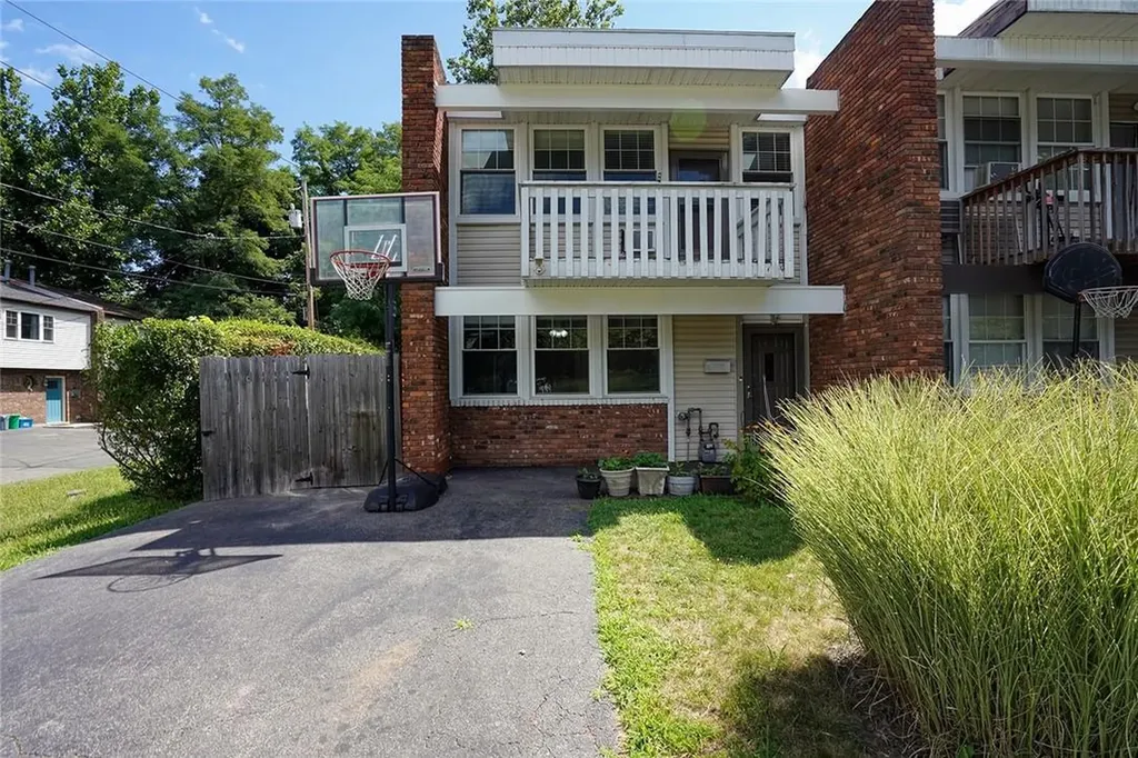 106 Halgren Crescent Haverstraw NY 10927