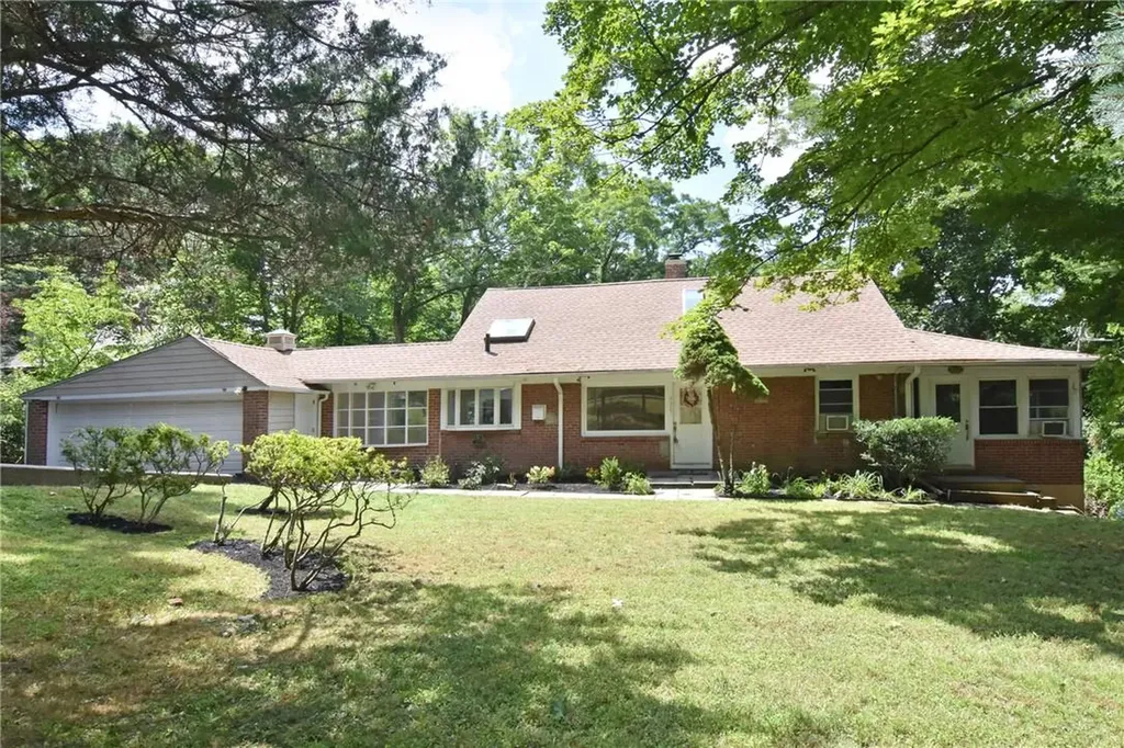 338 Sprain Road Scarsdale NY 10583