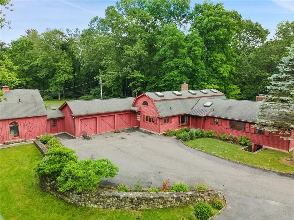 69 Hickory Lane Bedford NY 10506