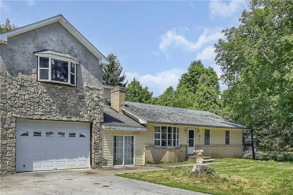 2041 State Route 32 Modena NY 12548