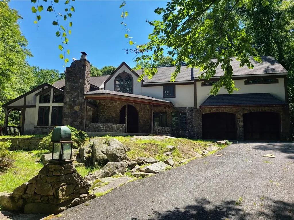 18 Laurel Road Pound Ridge NY 10576