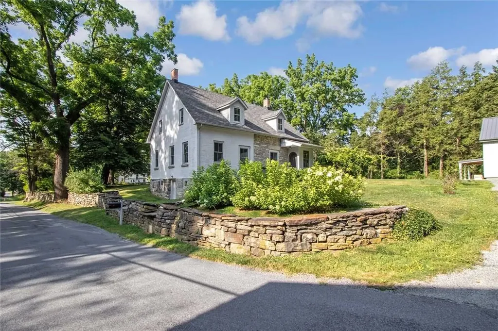 9 Iron Mountain Road Warwick NY 10990