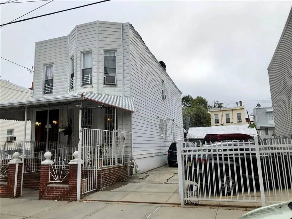 272 Lincoln Avenue Brooklyn NY 11208