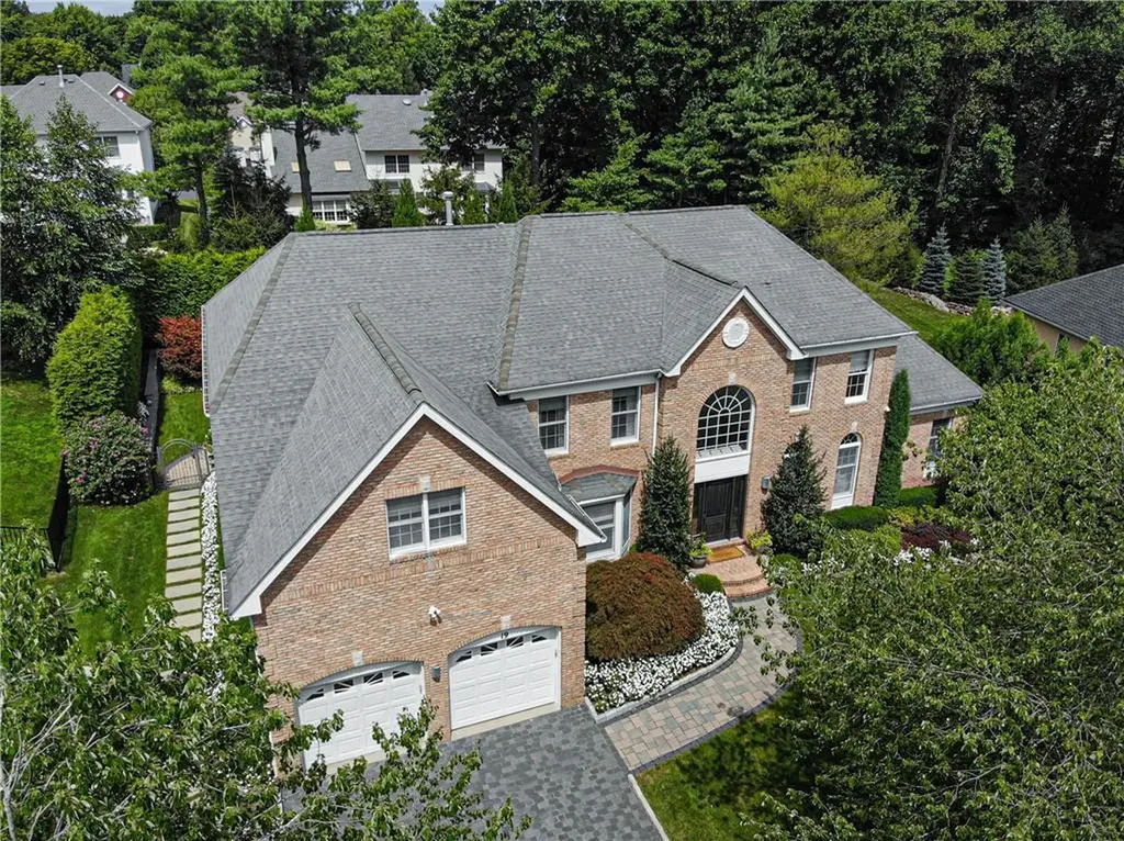 19 Eagle Court White Plains NY 10605