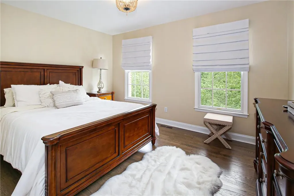19 Eagle Court White Plains NY 10605