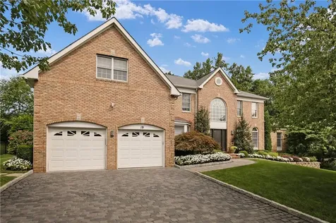 19 Eagle Court White Plains NY 10605