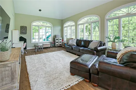 19 Eagle Court White Plains NY 10605