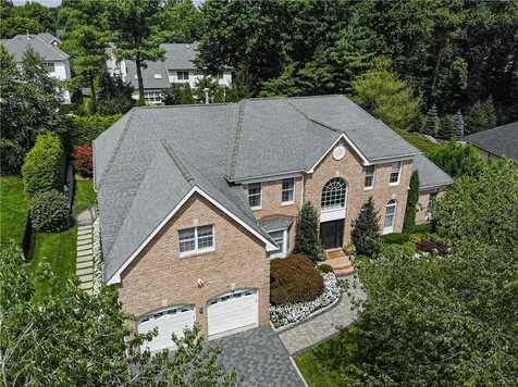 19 Eagle Court White Plains NY 10605