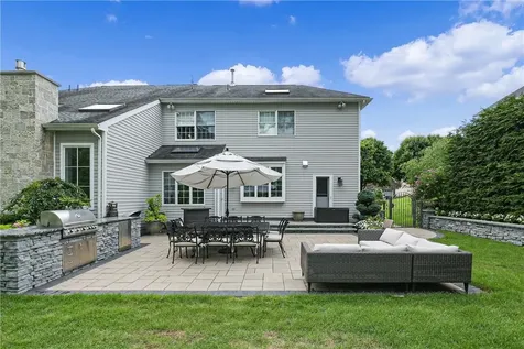 19 Eagle Court White Plains NY 10605