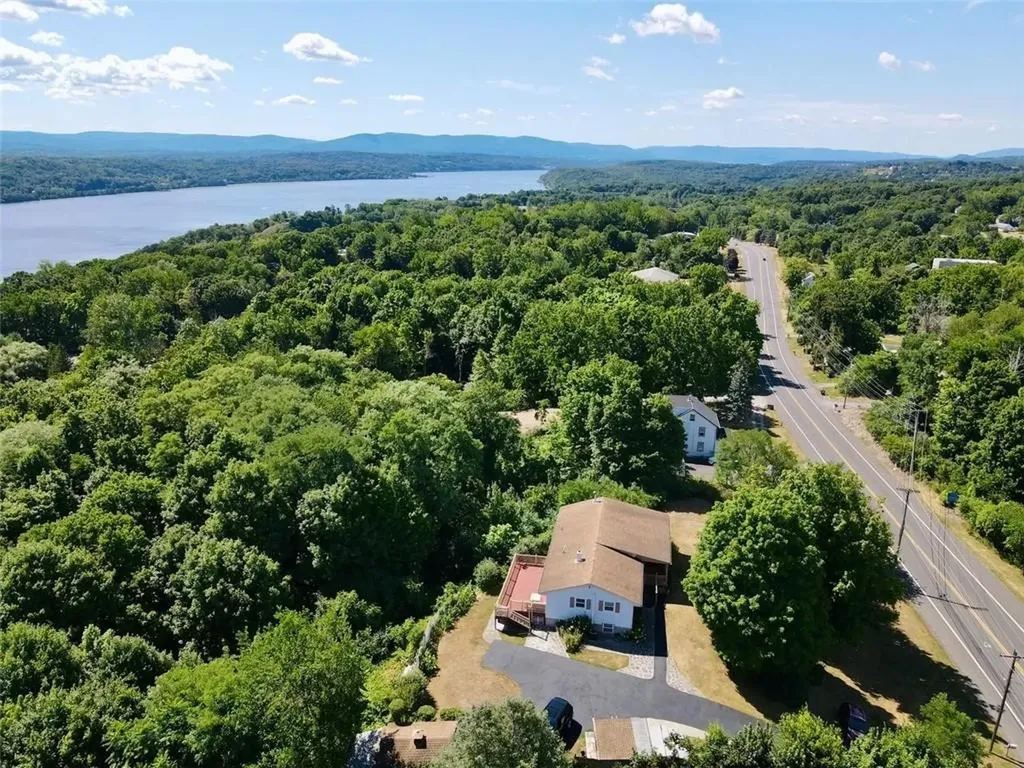 1548 Route 9w Marlboro NY 12542
