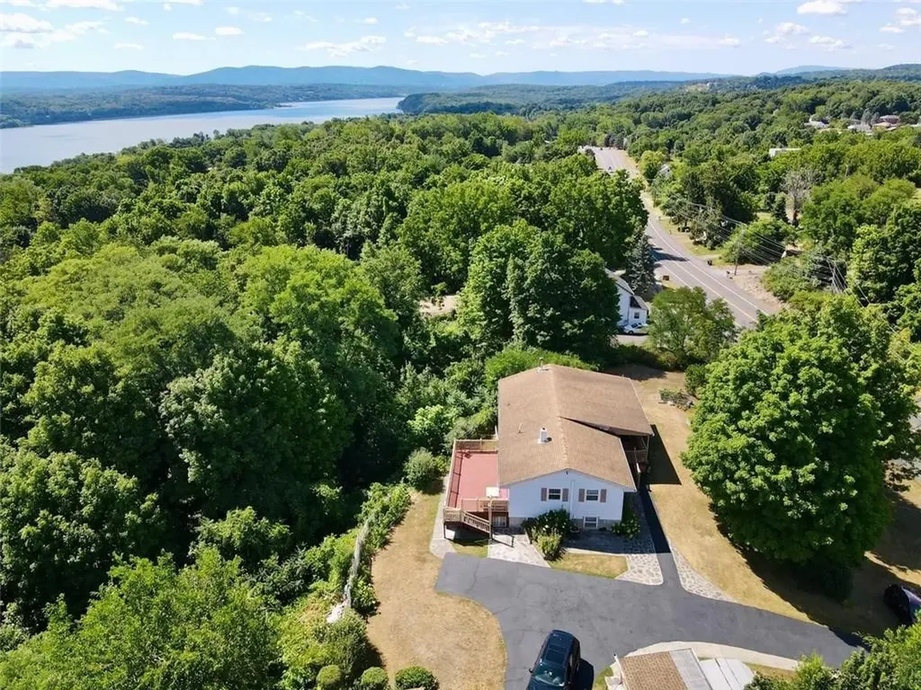 1548 Route 9w Marlboro NY 12542