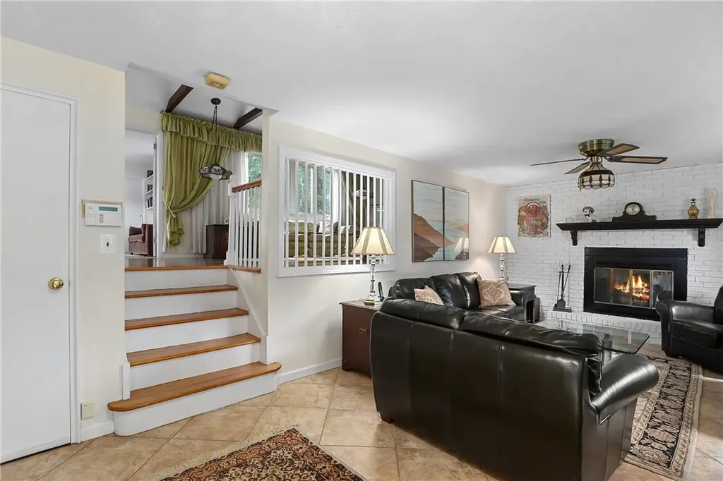 3 Valleyview Road Elmsford NY 10523