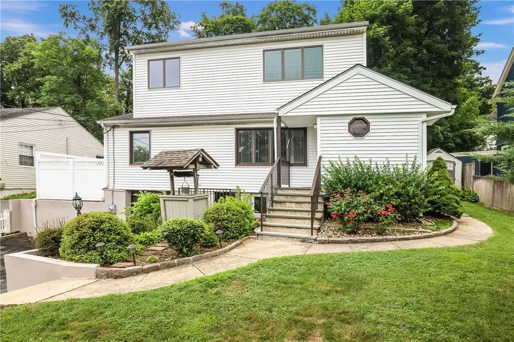586 Ashford Avenue Ardsley NY 10502