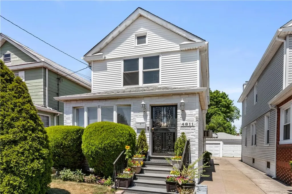 4811 Avenue L Brooklyn NY 11234