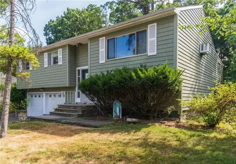 19 Darlene Drive Poughkeepsie NY 12601