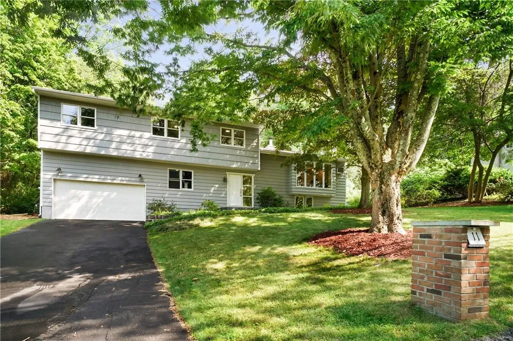 11 Hillview Drive Pleasantville NY 10570