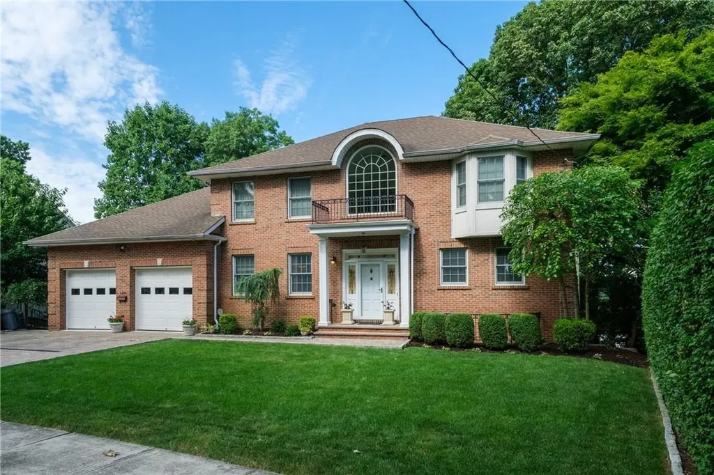 126 Durst Place Yonkers NY 10704