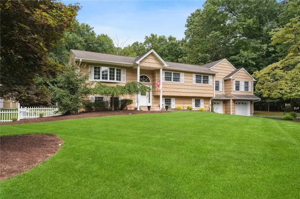 6 Cobblestone Road Airmont NY 10952