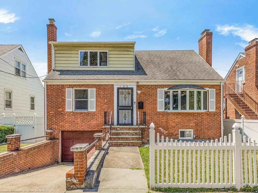 165 Hillview Avenue Yonkers NY 10704