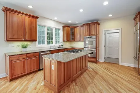 33 Inverness Court White Plains NY 10605