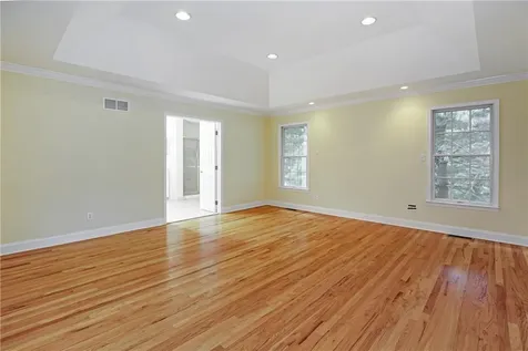 33 Inverness Court White Plains NY 10605