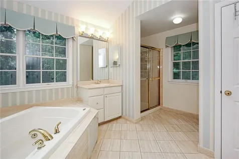 33 Inverness Court White Plains NY 10605