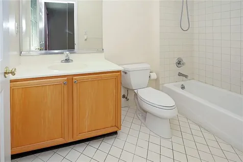 33 Inverness Court White Plains NY 10605