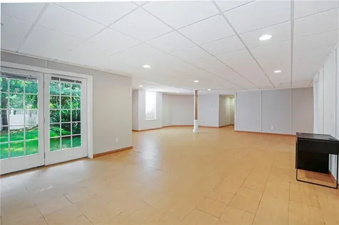 33 Inverness Court White Plains NY 10605