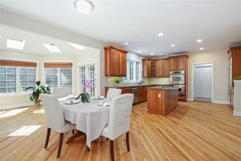 33 Inverness Court White Plains NY 10605